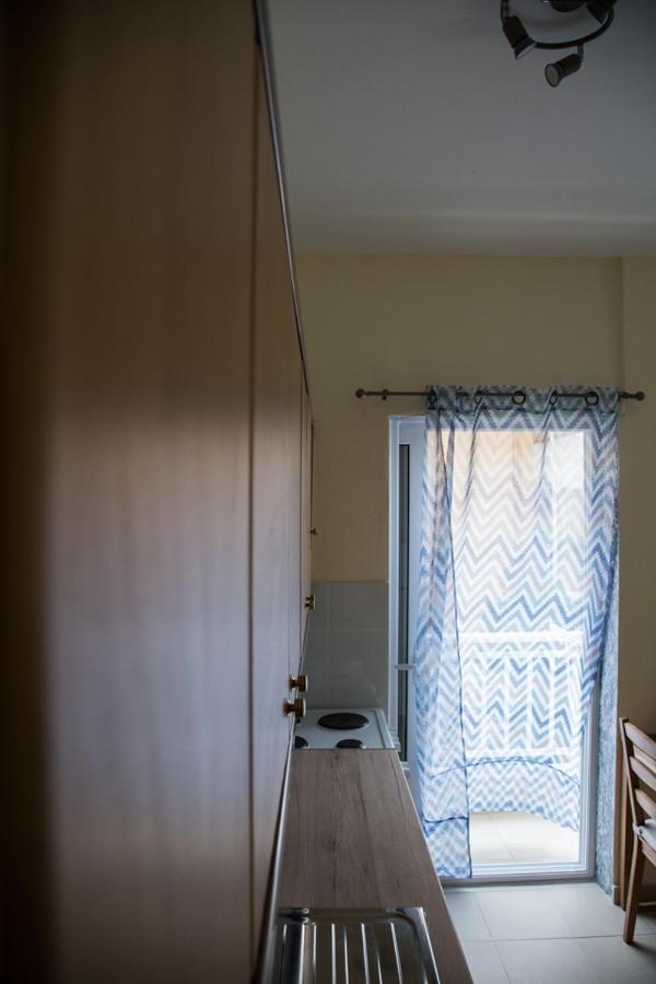 Blue Theros Apartments Paralia Dionisiou Zewnętrze zdjęcie